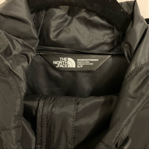 The North Face Black Windbreaker - Picture 2 of 4